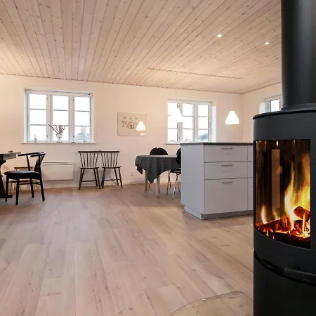 8 Person Holiday In Bl Vand